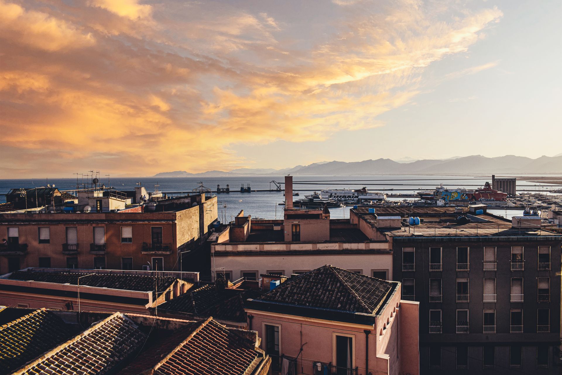 Cagliari: guía completa de la capital de Cerdeña