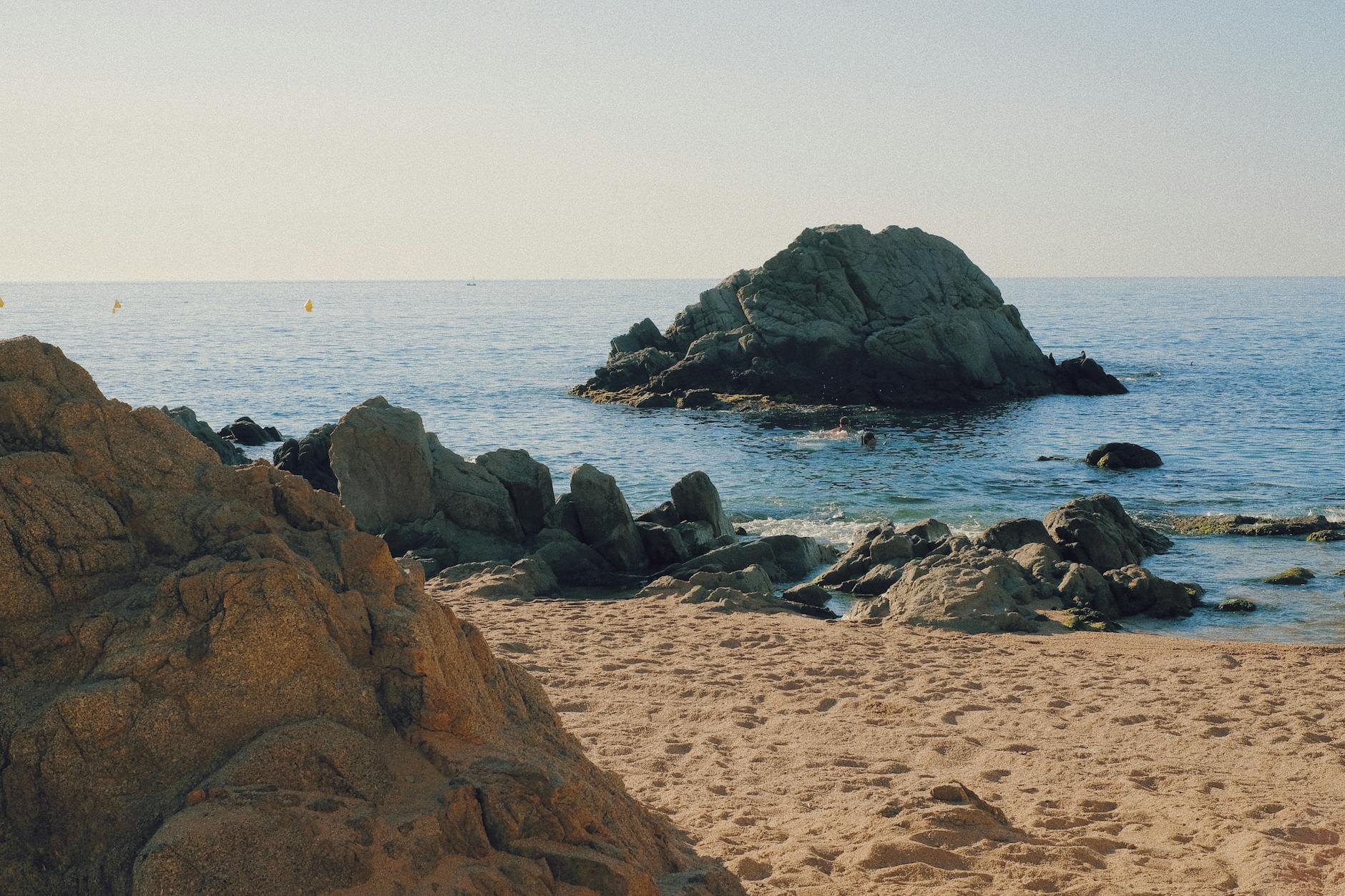 Las mejores playas del Mediterráneo español: de la Costa Brava a la Costa del Sol