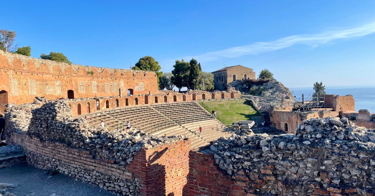 Taormina: guía completa de la joya de Sicilia en el Mediterráneo